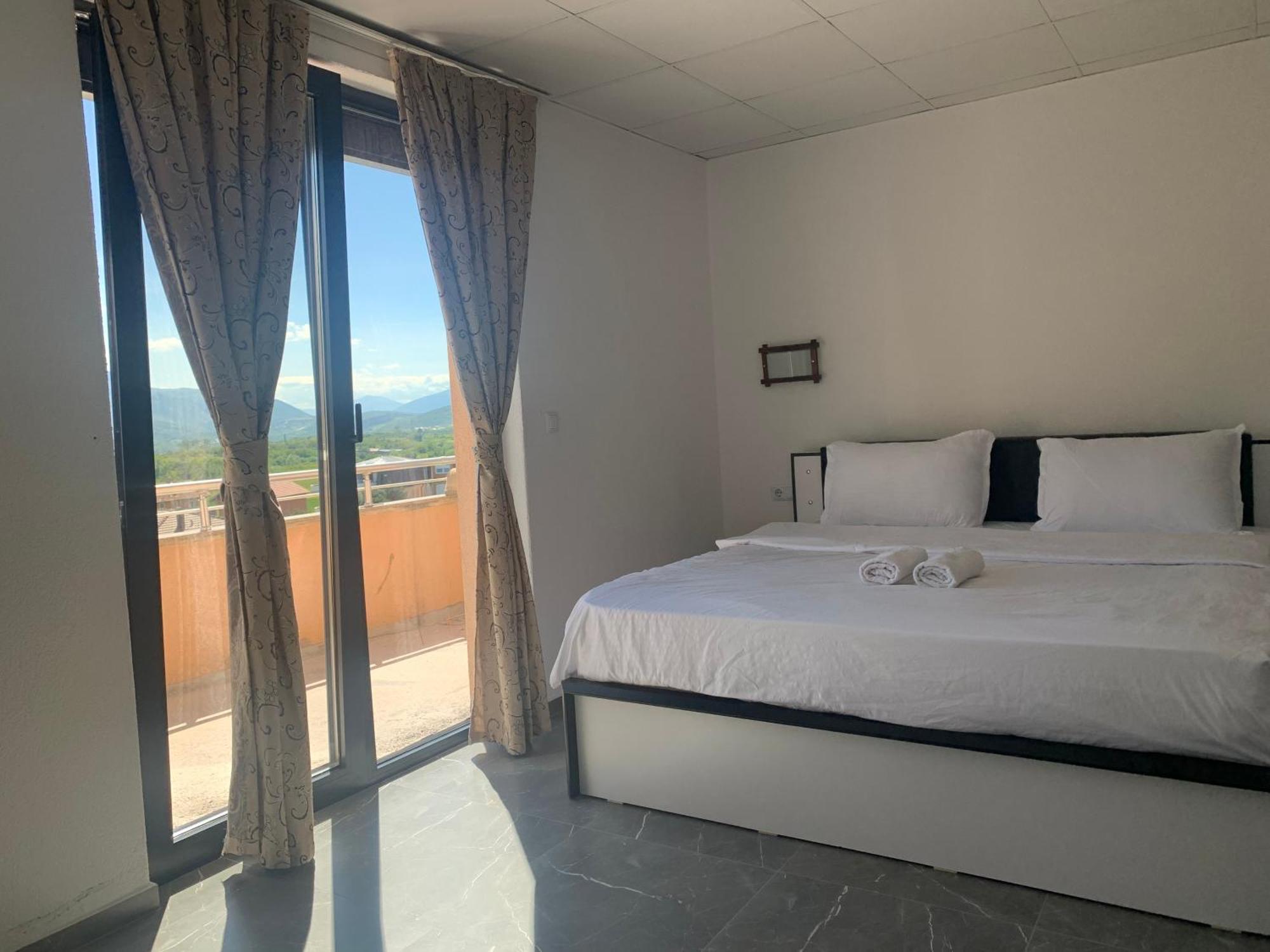 Hotel Albatros Prizren Exteriör bild