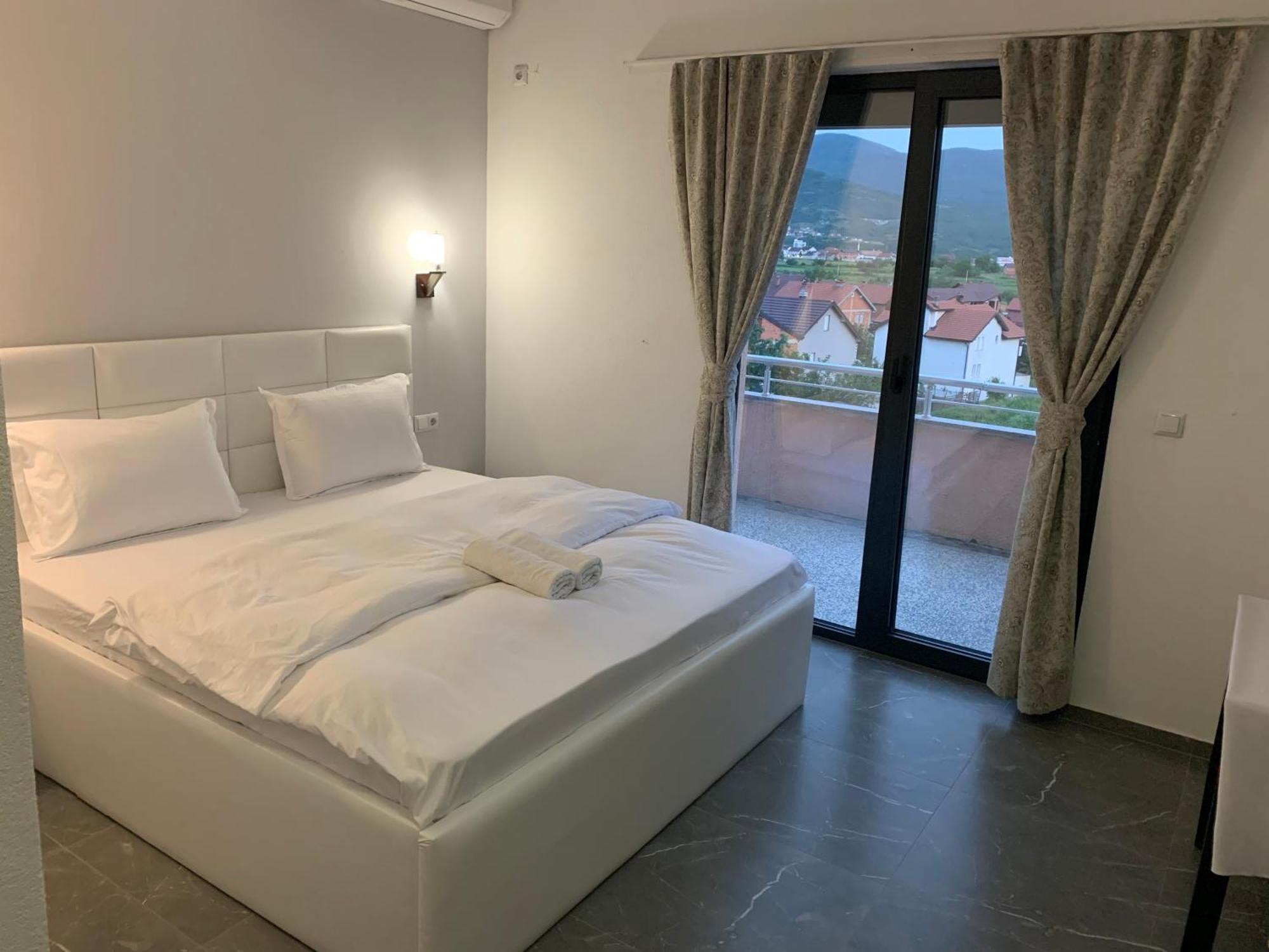Hotel Albatros Prizren Exteriör bild