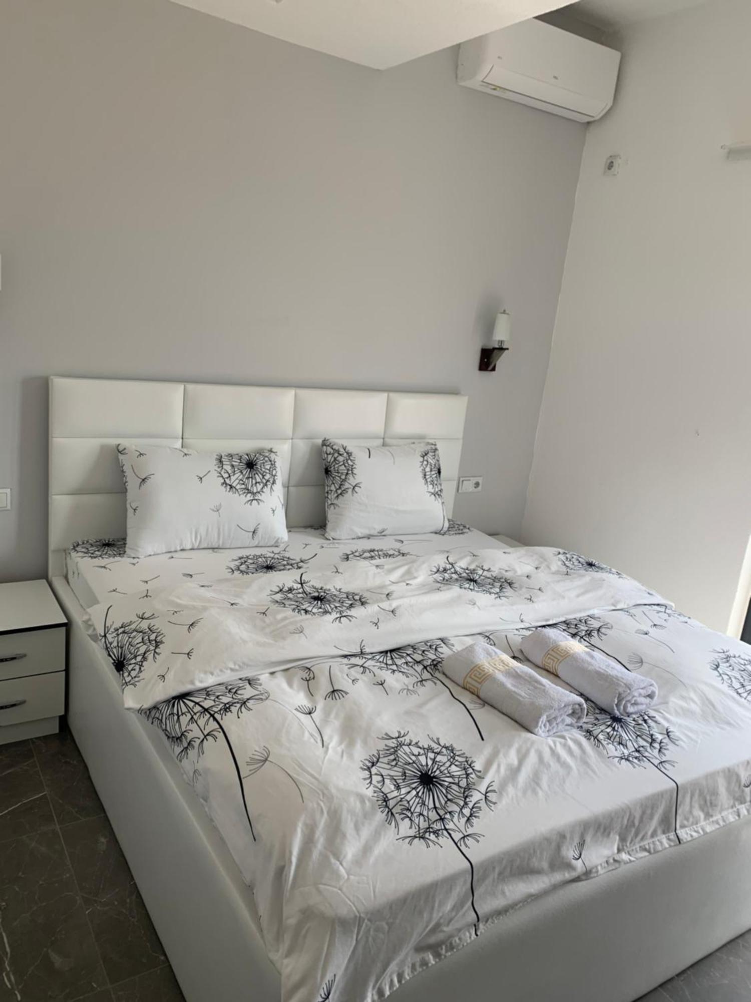 Hotel Albatros Prizren Exteriör bild