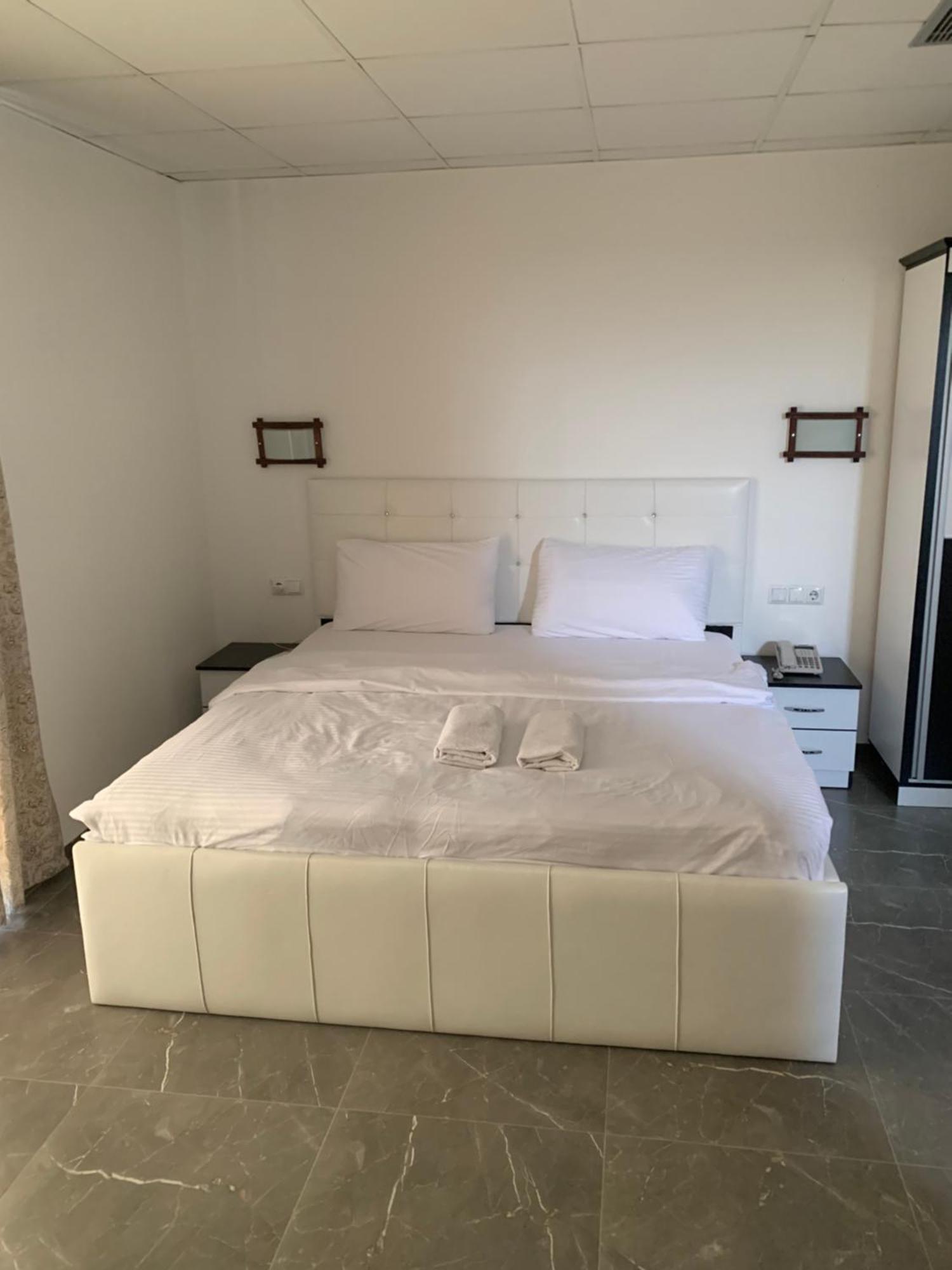 Hotel Albatros Prizren Exteriör bild