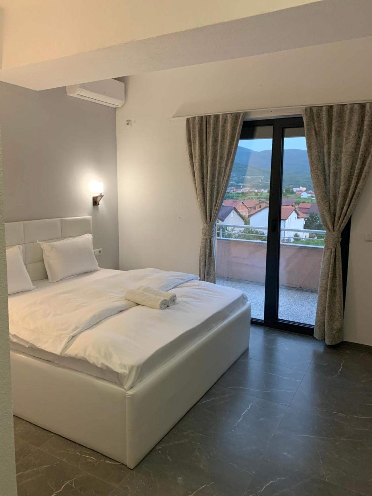 Hotel Albatros Prizren Exteriör bild