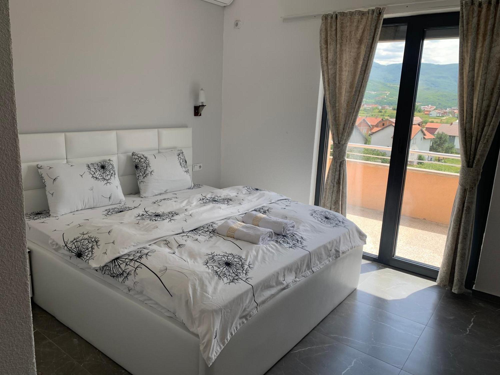 Hotel Albatros Prizren Exteriör bild