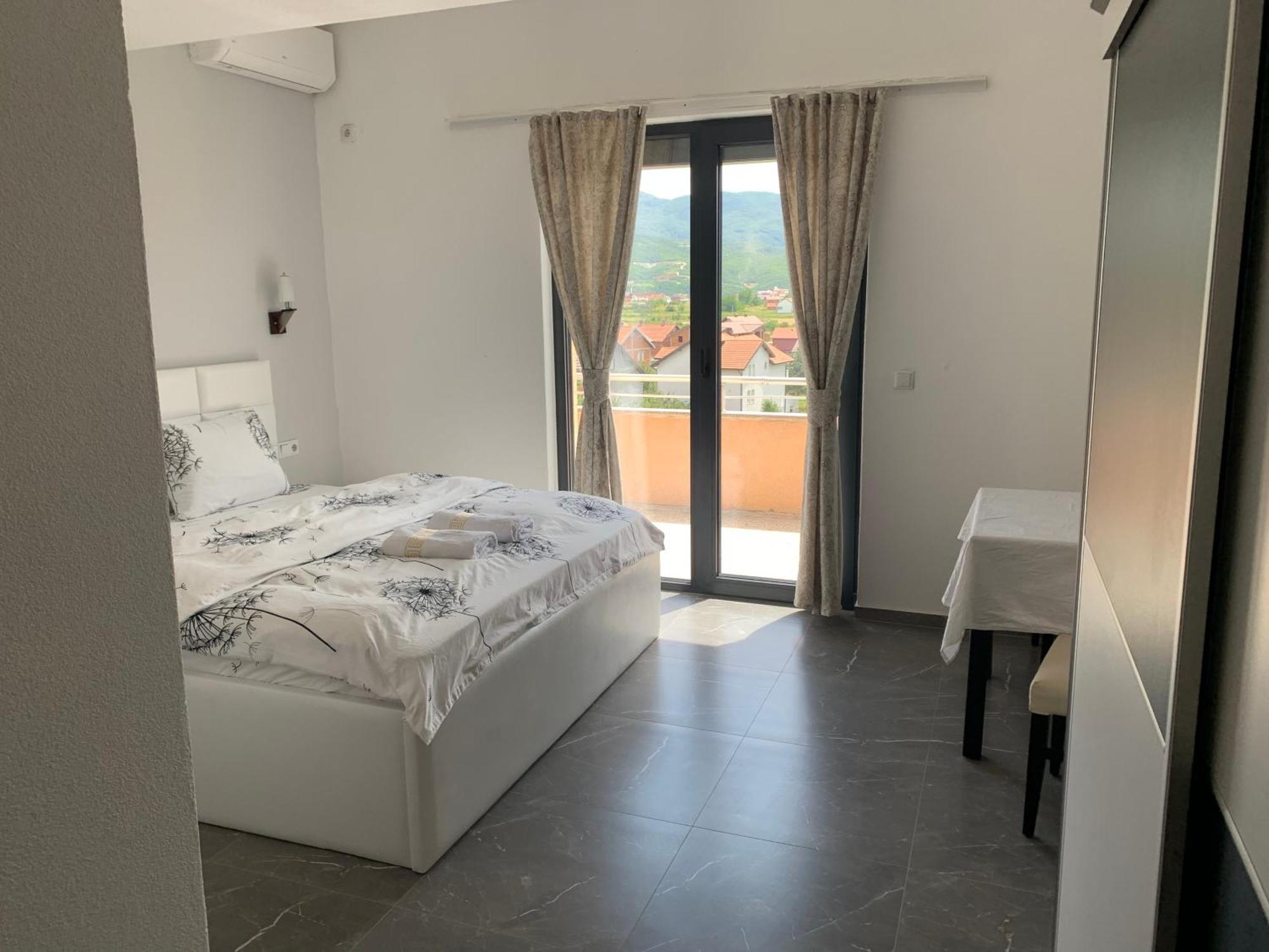 Hotel Albatros Prizren Exteriör bild
